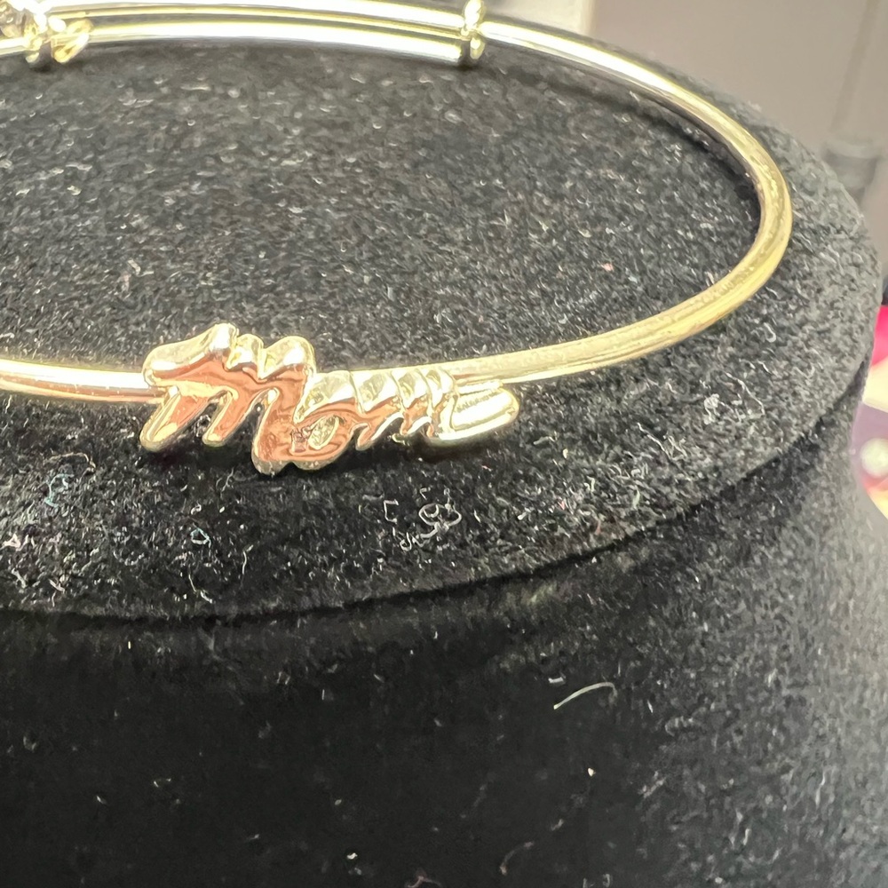 Silver tone, delicate, beautiful, mom bracelet
